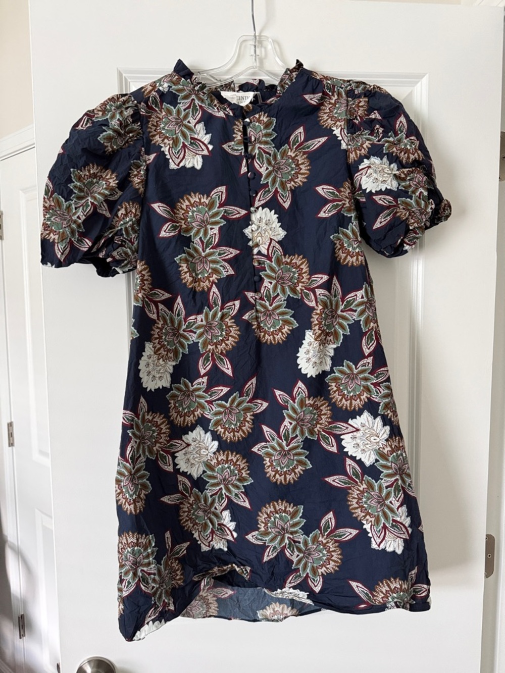 Navy Floral Puff-Sleeve Dress